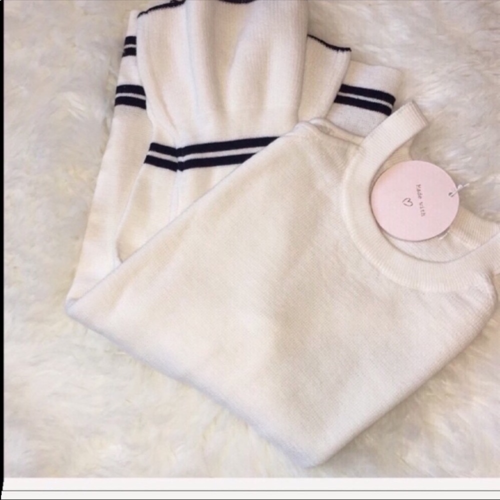 Bella’s Snow White Bell Sleeve Sweater - Picture 3 of 3